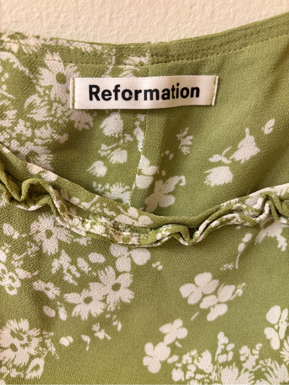 REFORMATION “Caprice” Line Green White Floral Ruffle Camisole Top size small - Picture 4 of 8